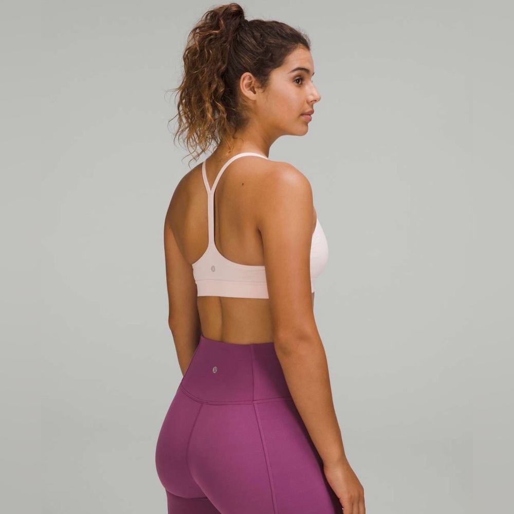 Lululemon Flow Y Nulu Bra Light Support Strawberry Milkshake Pink Size 4 NWT - Picture 2 of 7
